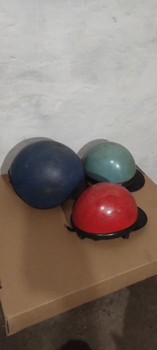 Продам ретро шлемы одним лотом