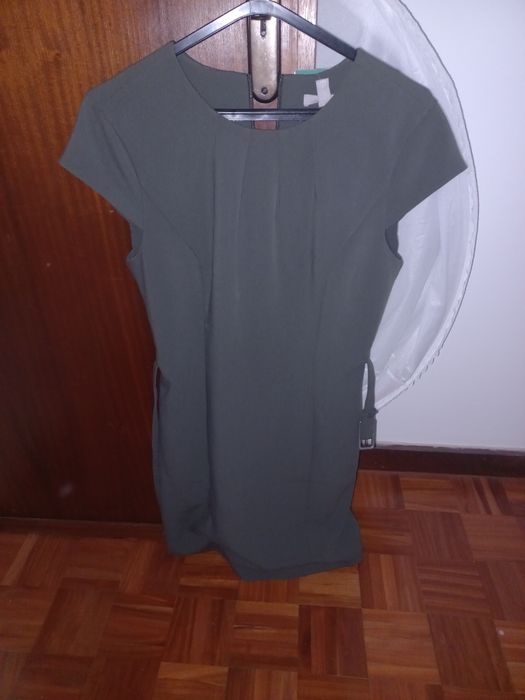 Vestido formal verde caqui