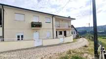 Prédio c/ três habitações Figueiró (Sta. Cristina) Amarante