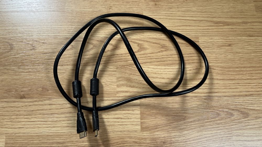 Kabel HDMI 1,8m w bardzo dobrym stanie