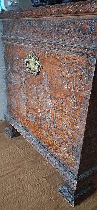 Mala de canfora em Madeira