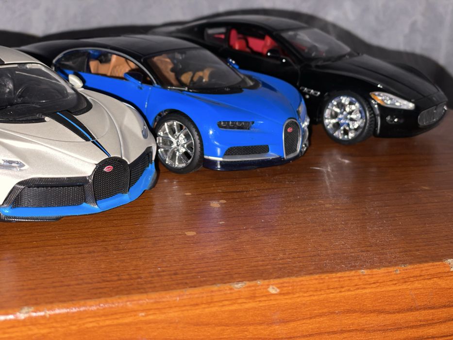 Продам металеві машини Bugatti chiron, Bugatti Divi, Maserati. 1:24