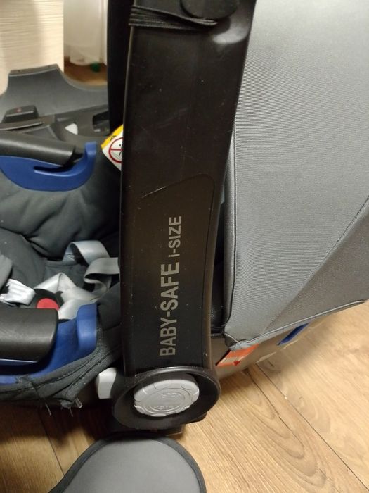 Fotelik , baza plus wkładka dla niemowlaka