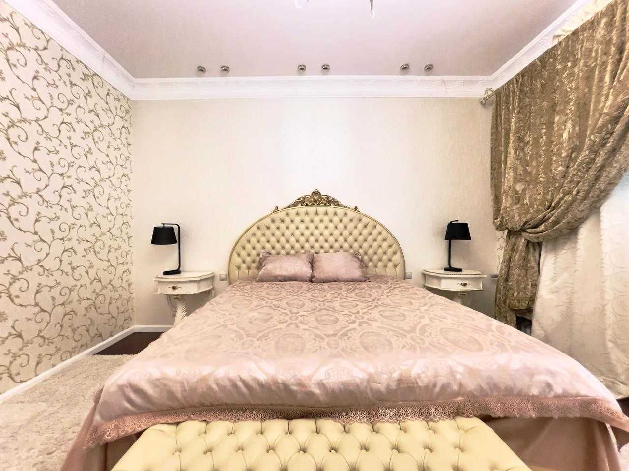 Продаж 5-кімн. квартири 178,9 м², по вул. Круглоуніверситетська, 3-5