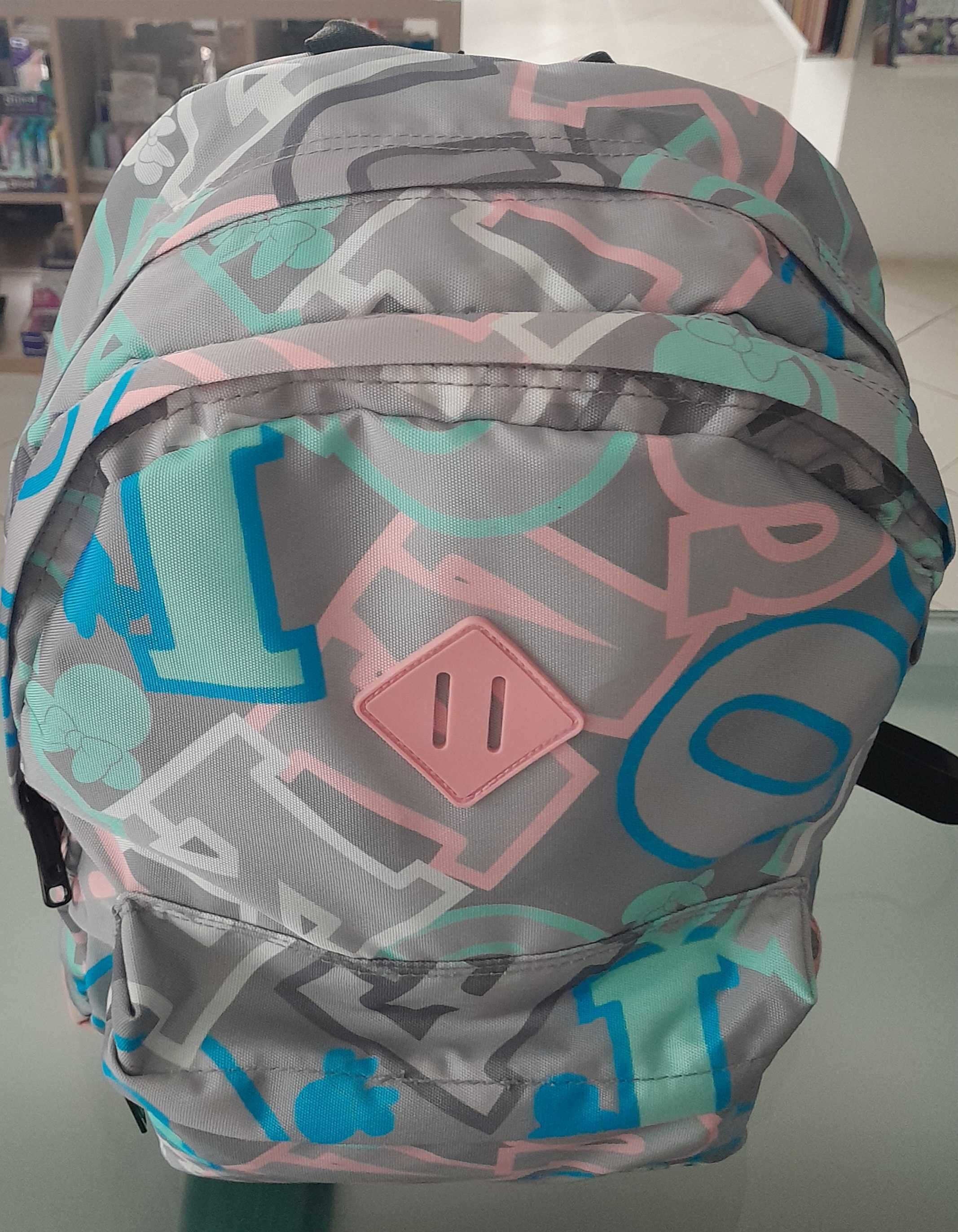 Mochila Minie nova com etiqueta