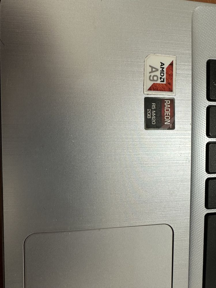 Ноутбук ASUS VivoBook X505B