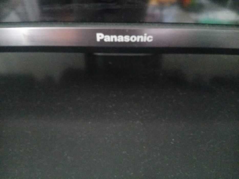 TV Led Panasonic TX-49FX555E como nova