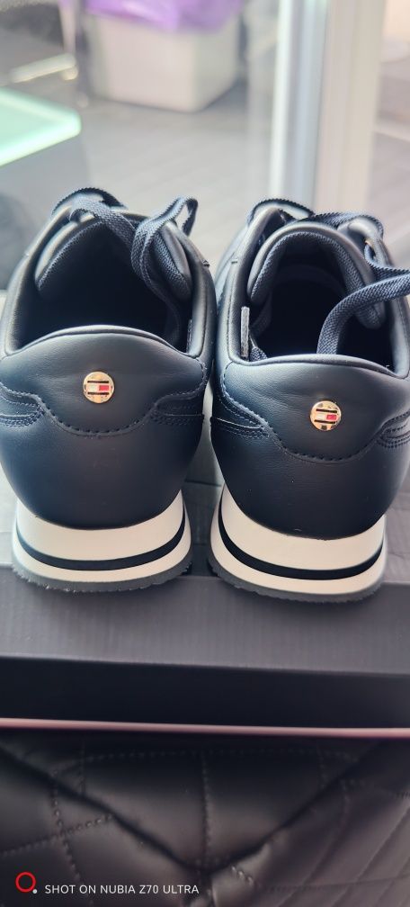 Buty Tommy Hilfiger rozm 38 nowe!