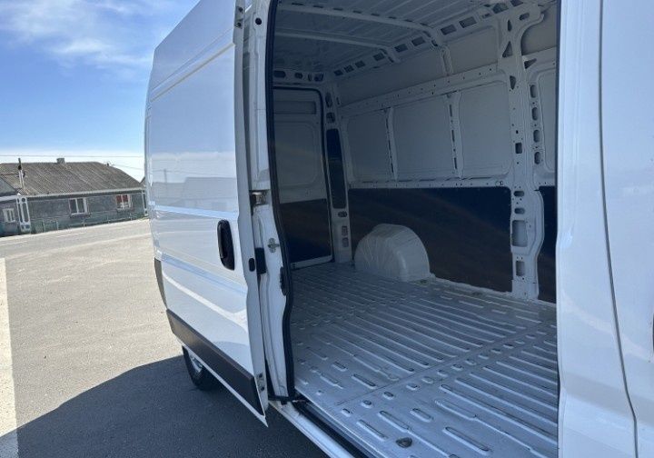 Вантажні перевезення до 2 тонн