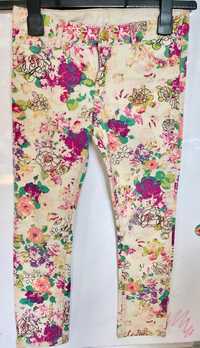 Spodnie w kwiaty RÓŻE z kieszeniami dla dziewczynki 128 HM