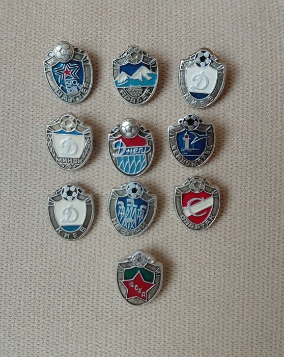 Значки футбольні
