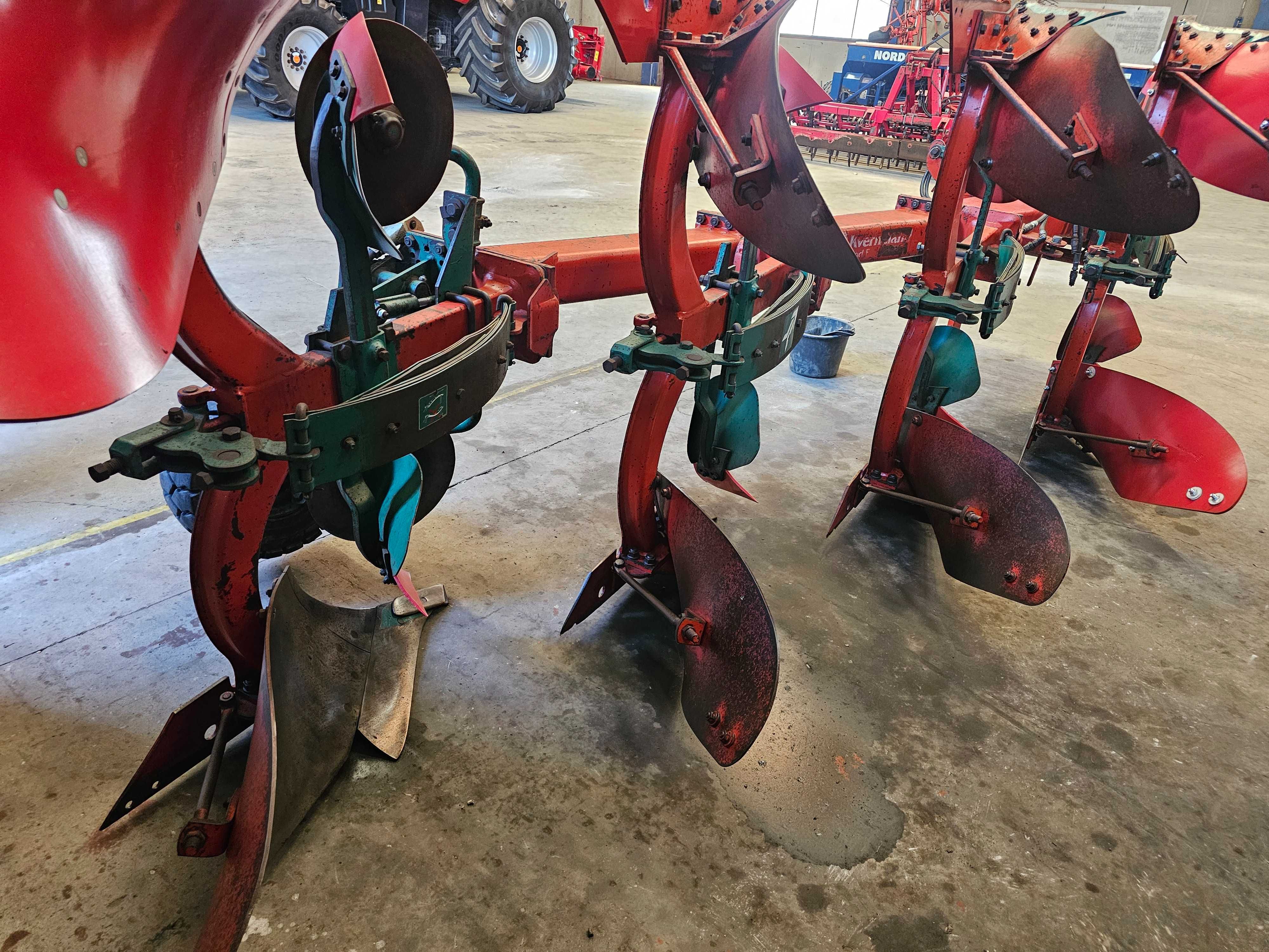 Pług Kverneland F 160 4 Skibowy  16 " Nowe elementy robocze