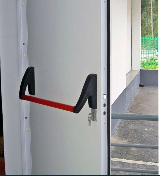 Portas segurança blindadas, portas corta fogo e acessórios