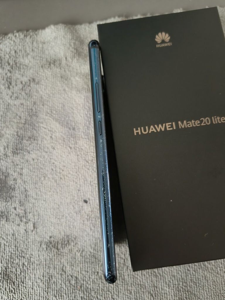 Huawei Mate 20 lite posiada usługi Google