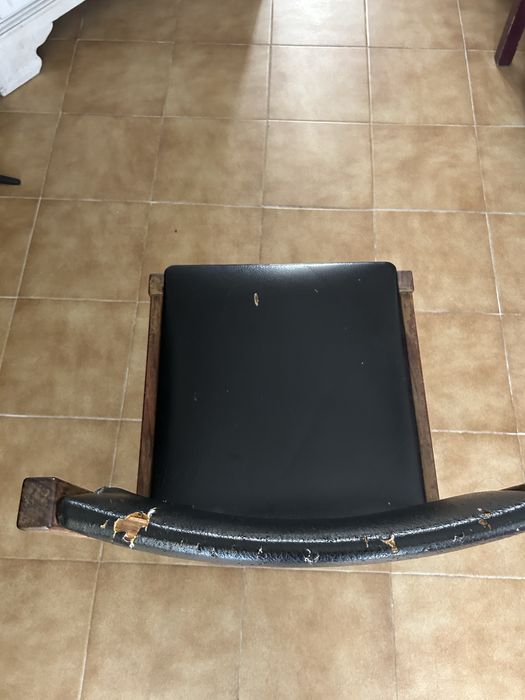 Cadeira antiga para restauro