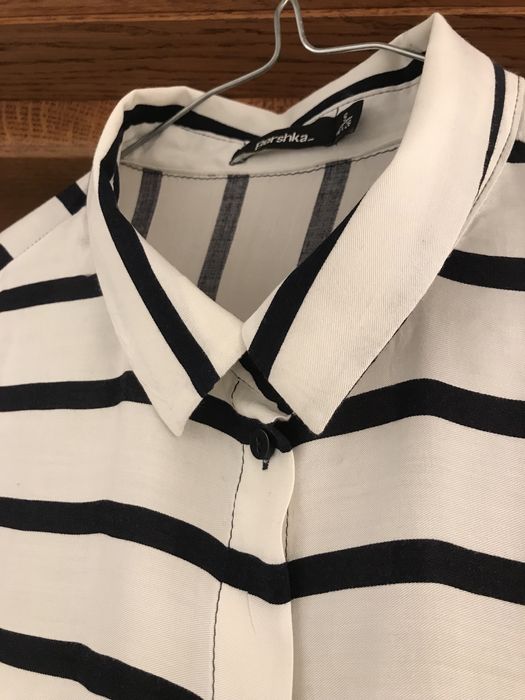Bershka, bluzka koszulowa w czarno-białe paski
