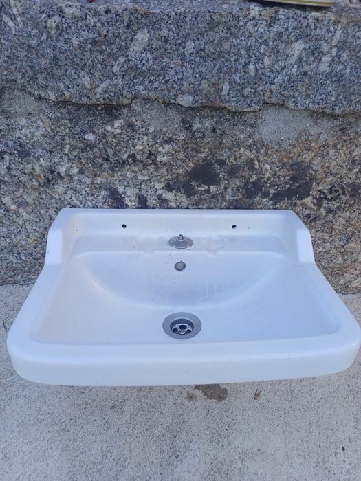 Vendo lavatório  de parede