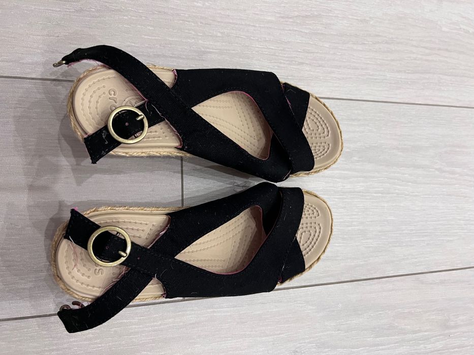 Босоніжки жіночі crocs