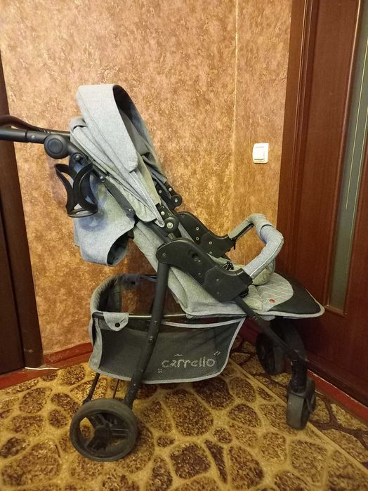 Прогулянкова коляска Carrello Quattro