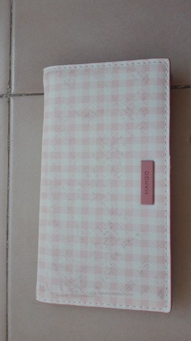 Bolsa rosa seco e carteira rosa Mango