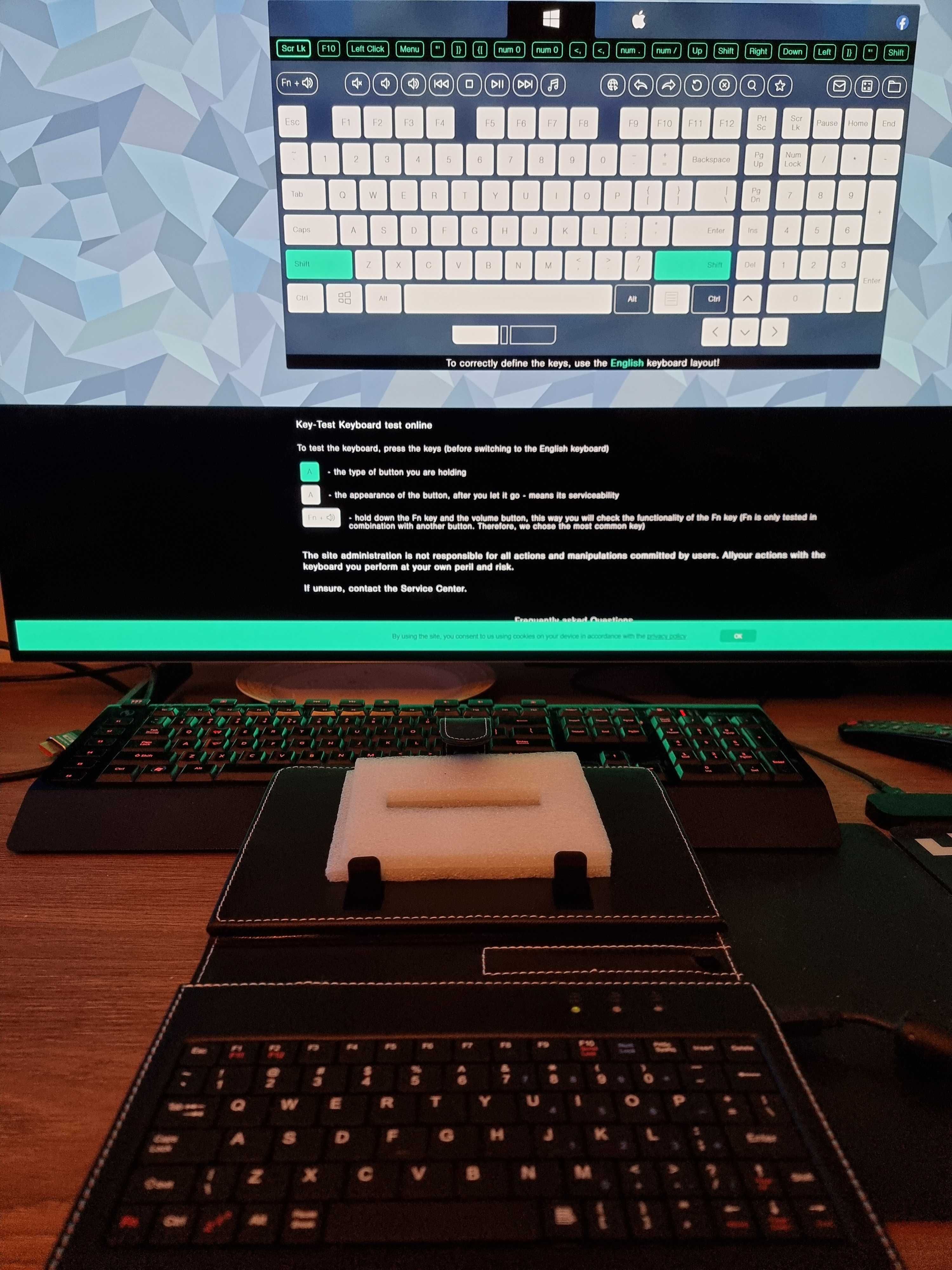 GoClever - klawiatura i etui do tabletu / nawigacji