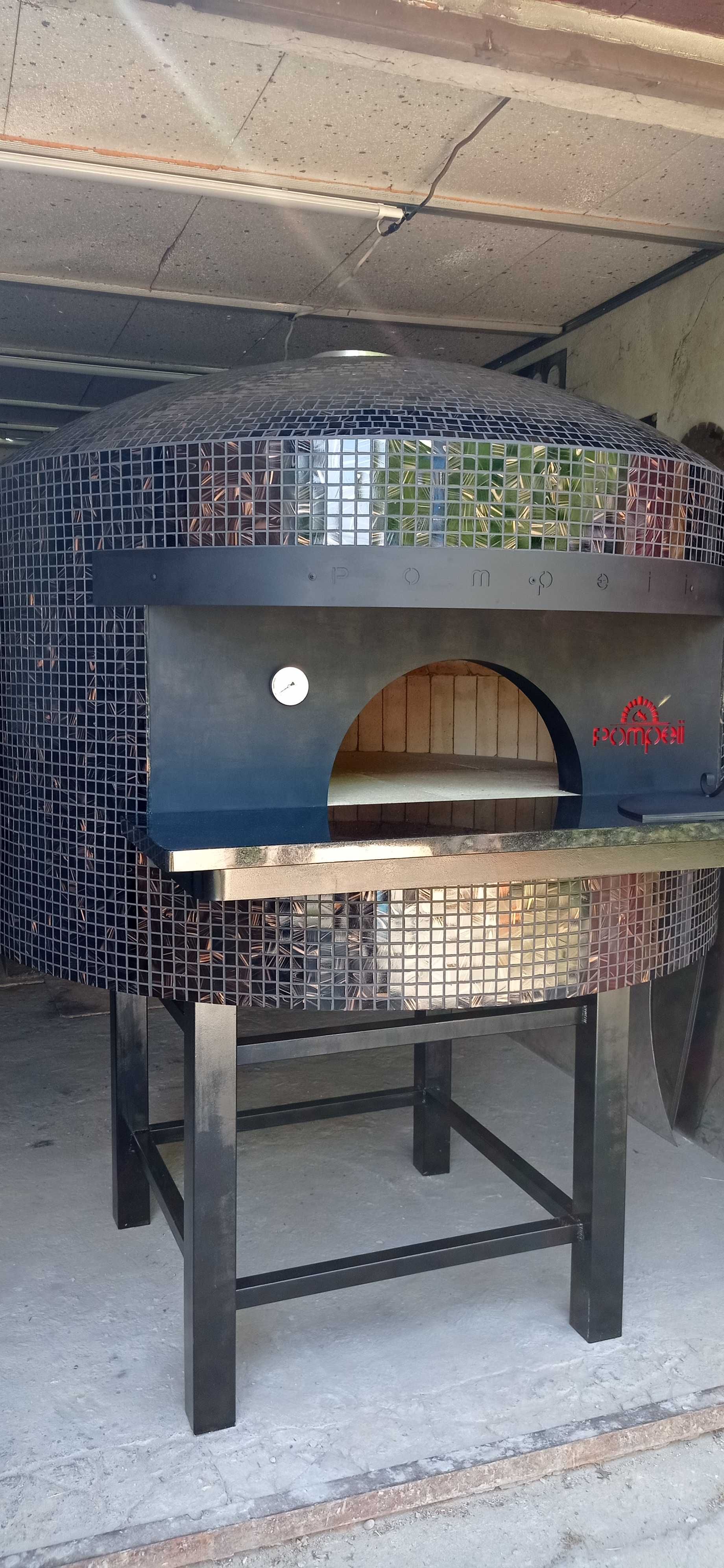 Piec do pizzy opalany drewnem i gazem