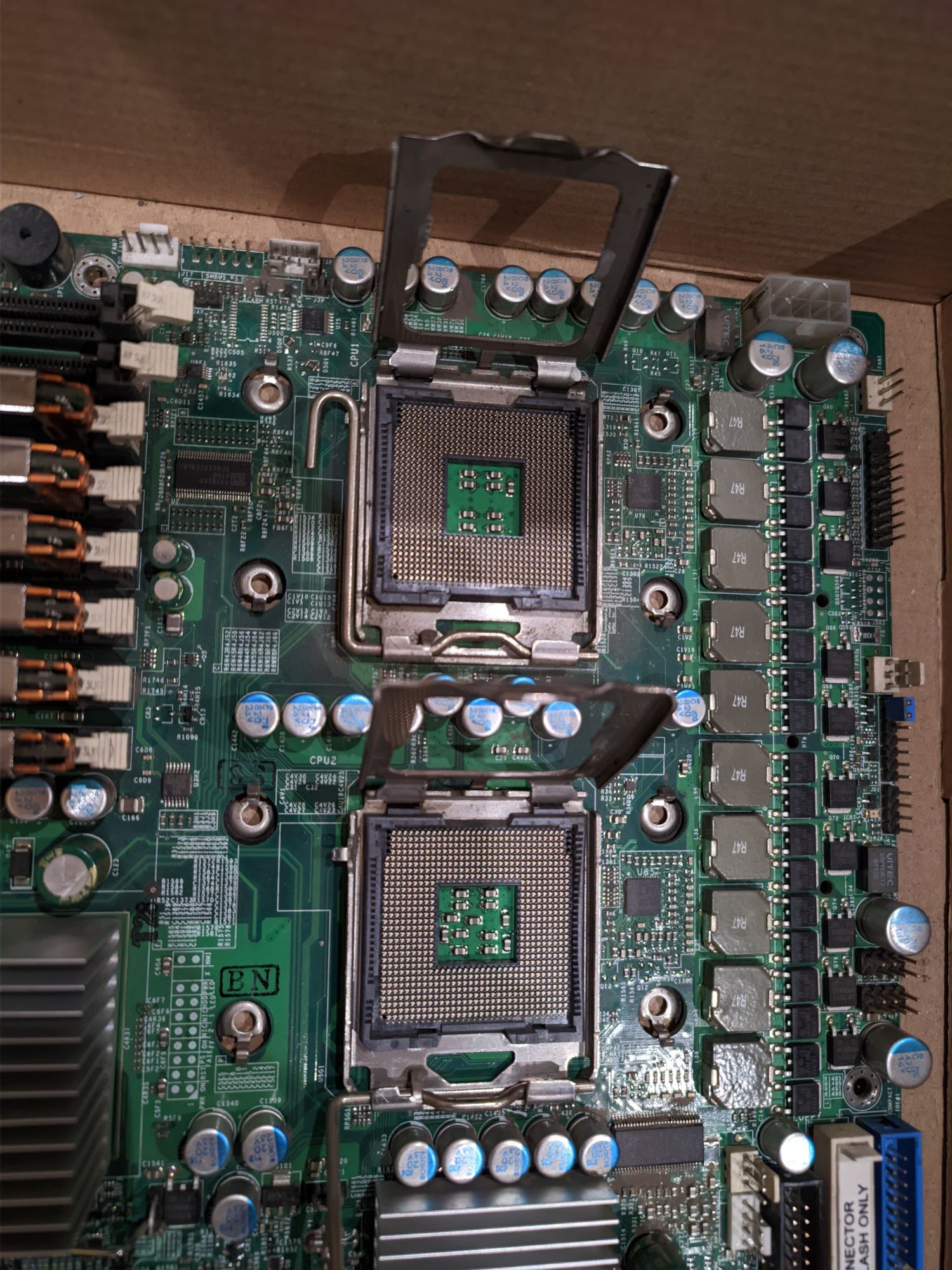 Supermicro X7DB8