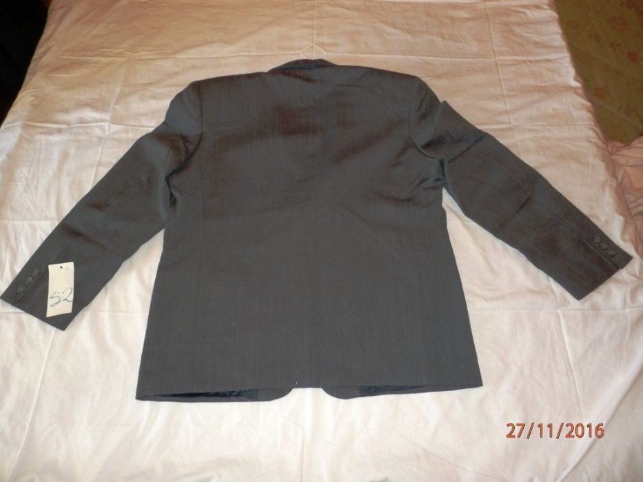 Casaco novo de Sra. tamanho 52, côr cinza