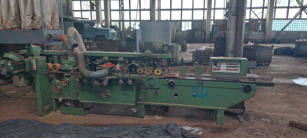 Деревообробне обладнання