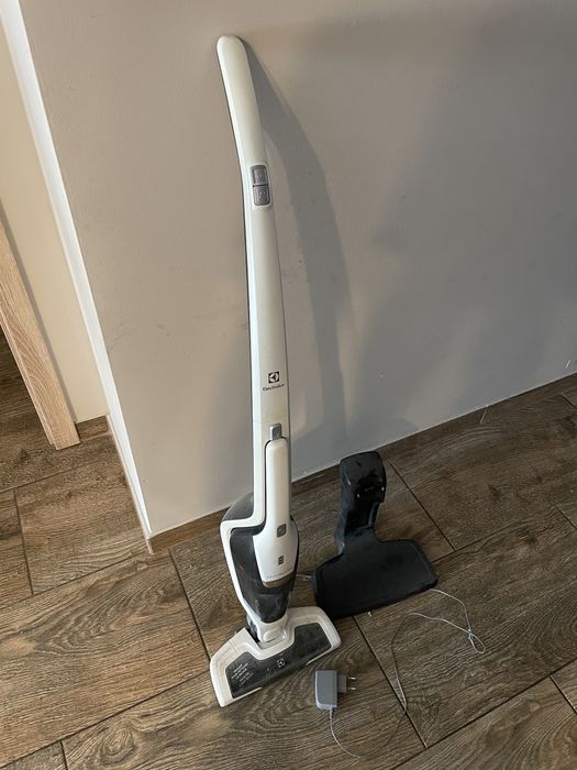 Odkurzacz bezprzewodowy Electrolux uszkodzony