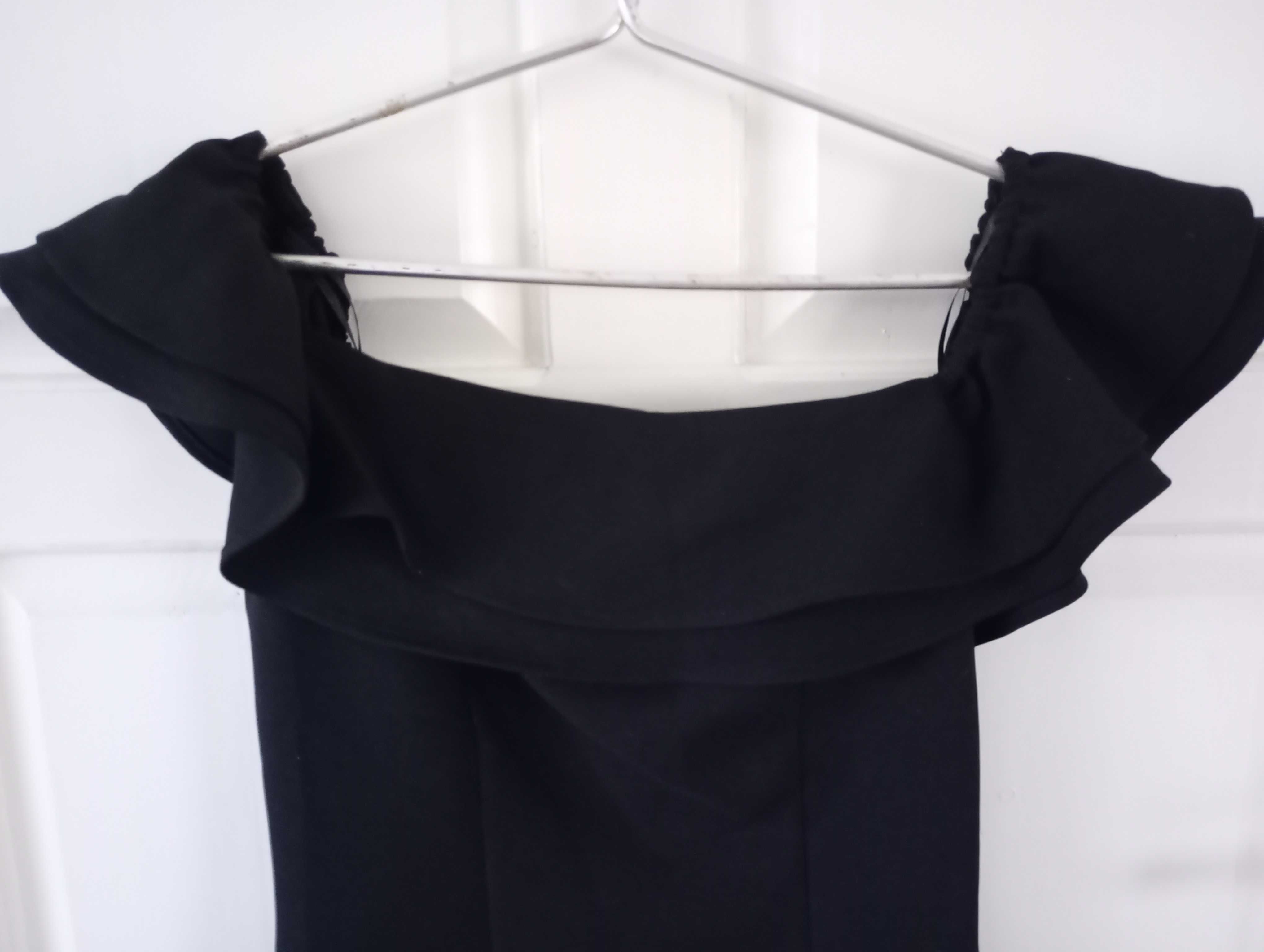 Сукня-сарафан чорного кольору