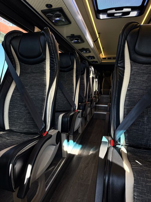 Krajowy i międzynarodowy transport osób - Zawadzki