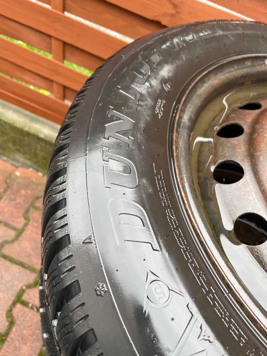 OPONY Zimowe Firmy Dunlop 195/65 R15 stan bdb 8mm 4szt