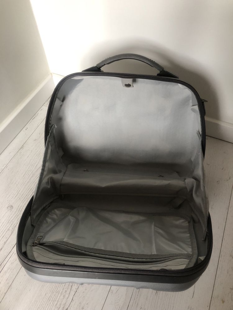 Kufer walizka Travel