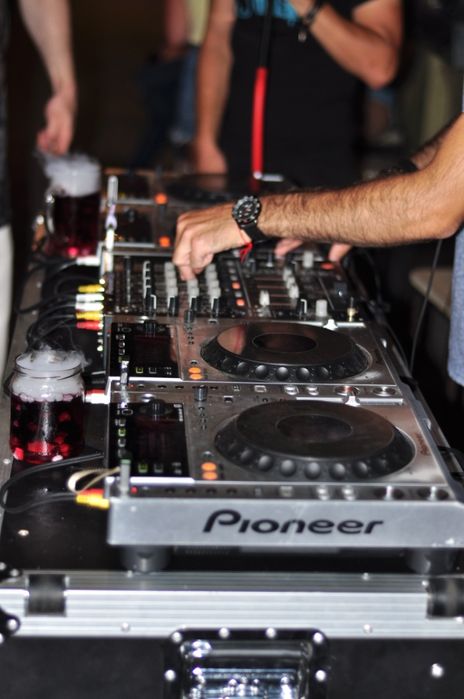 2 x Pioneer CDJ 850 - пара проигрывателей, деки.