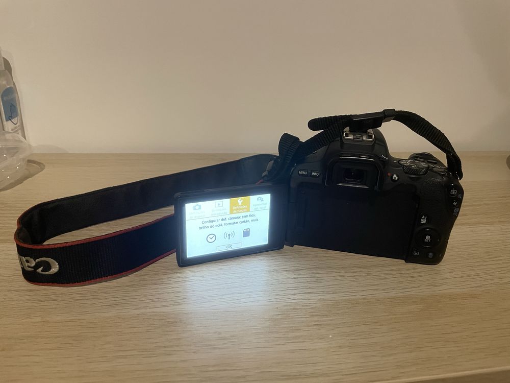 Vendo canera Canon 200d