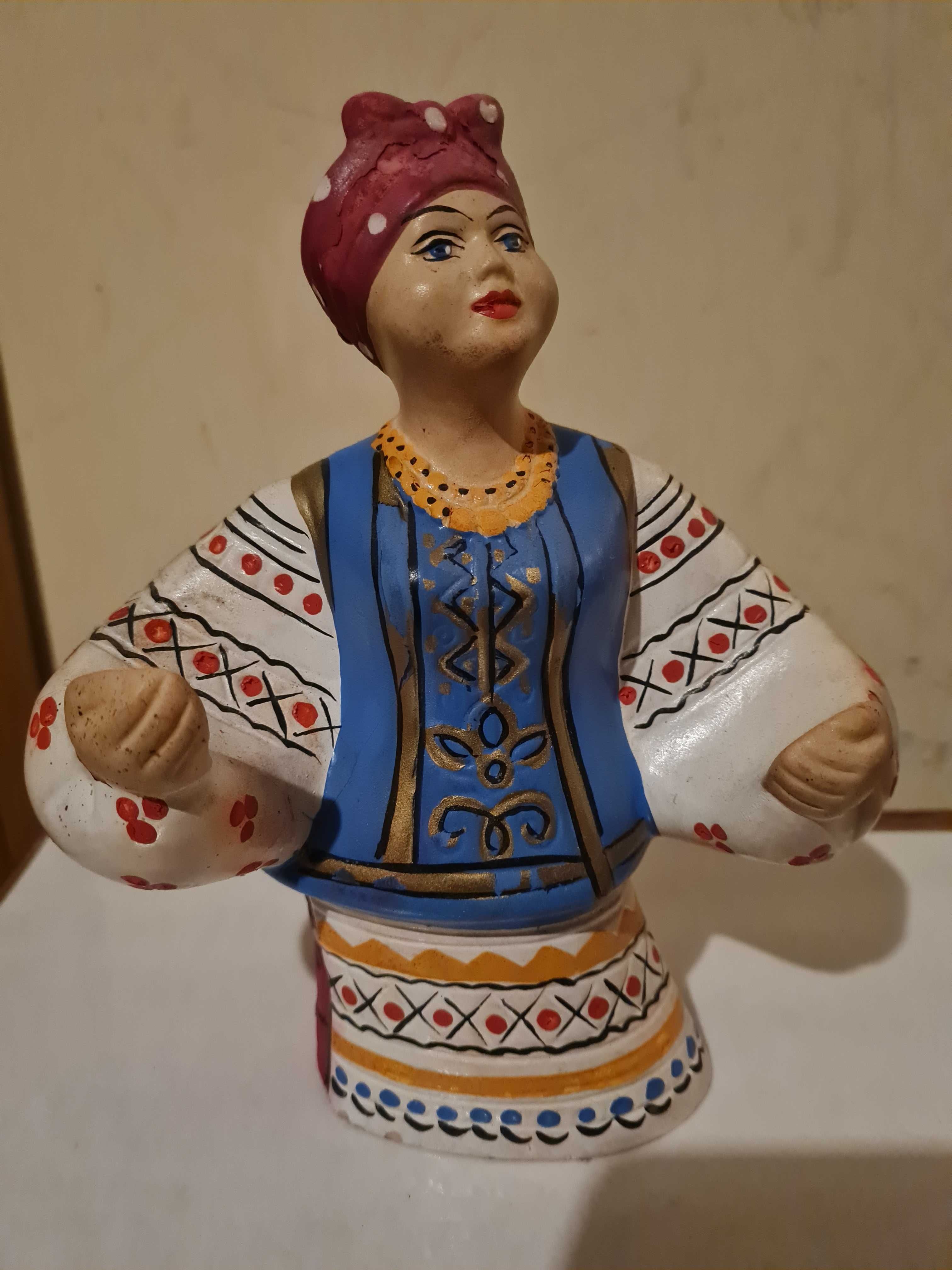 Статуетка "Українка " кераміка