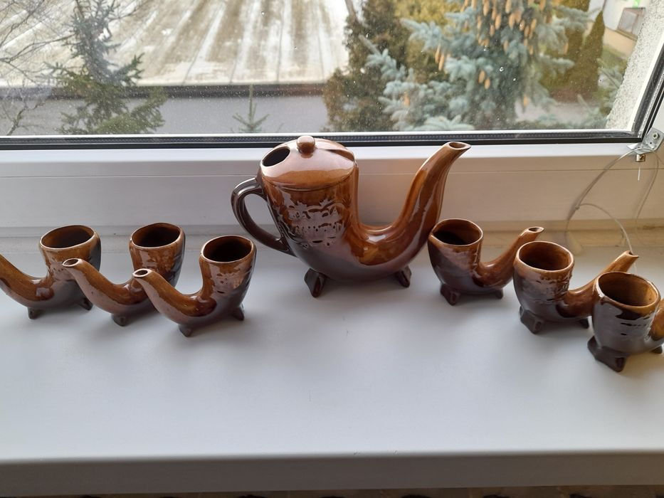 Ceramiczna karafka z kieliszkami