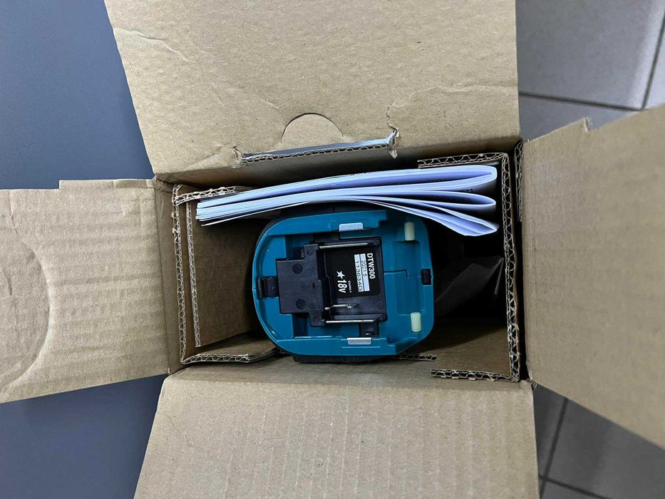 Аккумуляторный ударный гайковёрт Makita DTW300Z 18V НОВЫЙ!!!