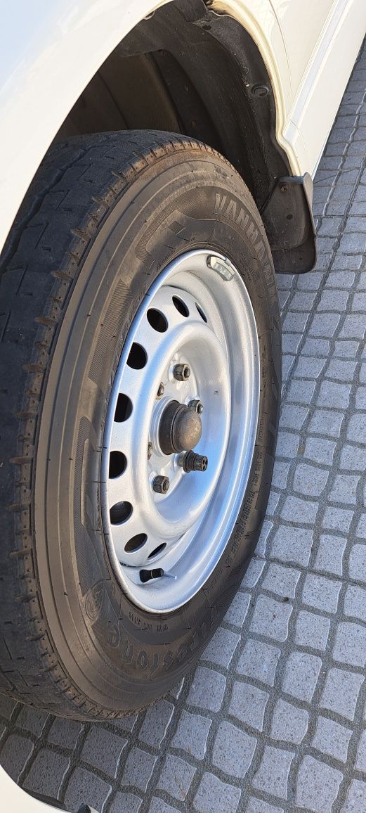 Jantes Toyota Hiace pneus Firestone 195/70 r15 C