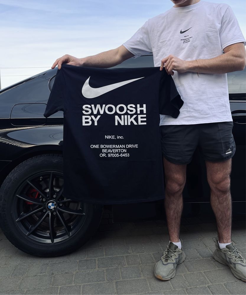 Футболка nike swoosh  чорна біла спортивна найк свуш