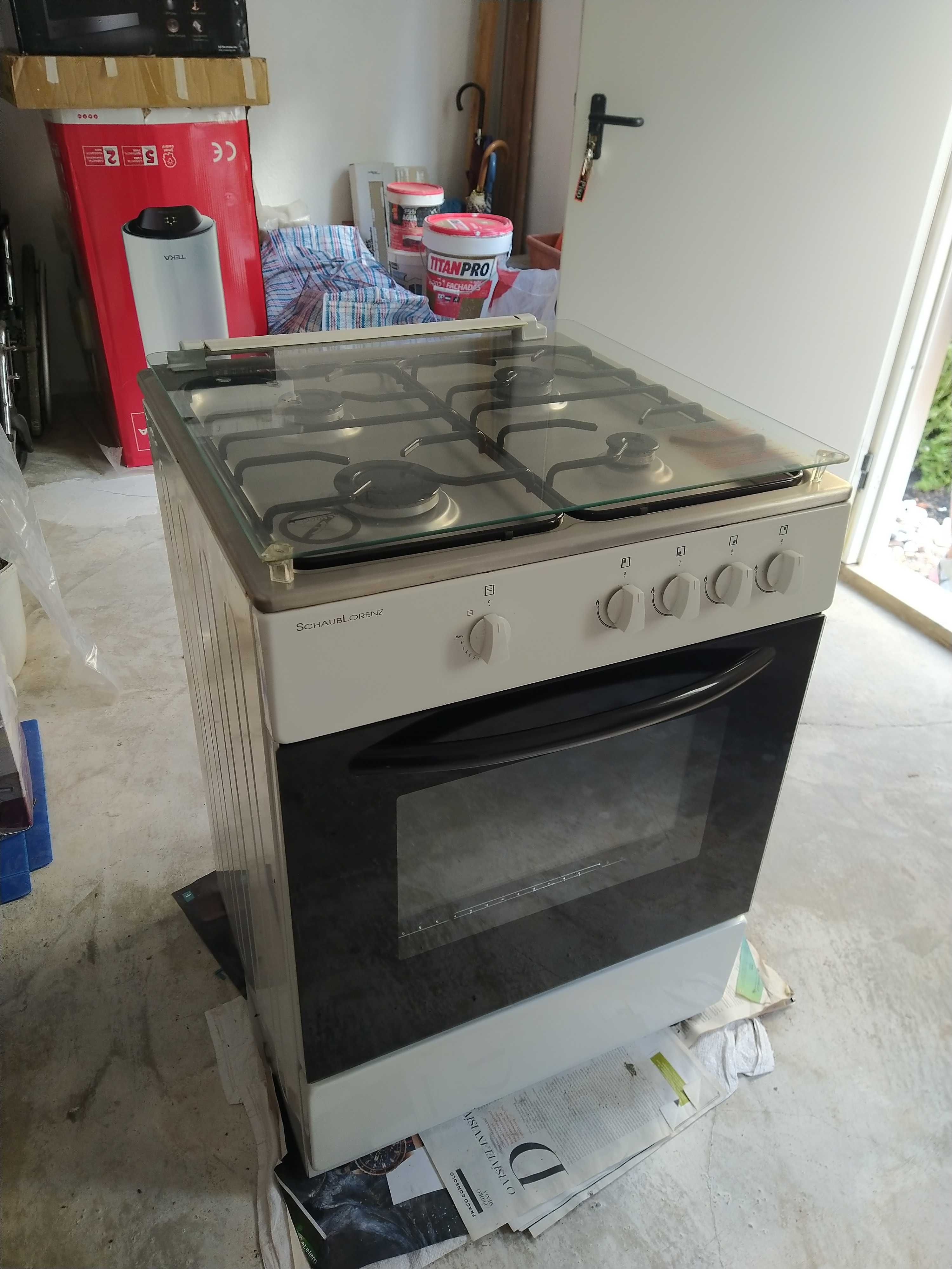 fogão e forno a gás natural com muito pouco uso da marca schaublorenz
