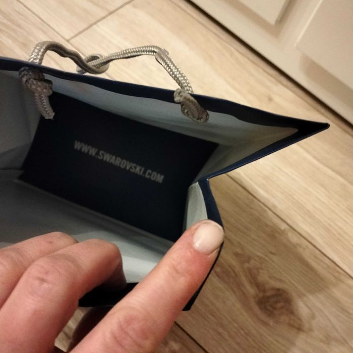 Granatowa torebka na prezent Swarovski