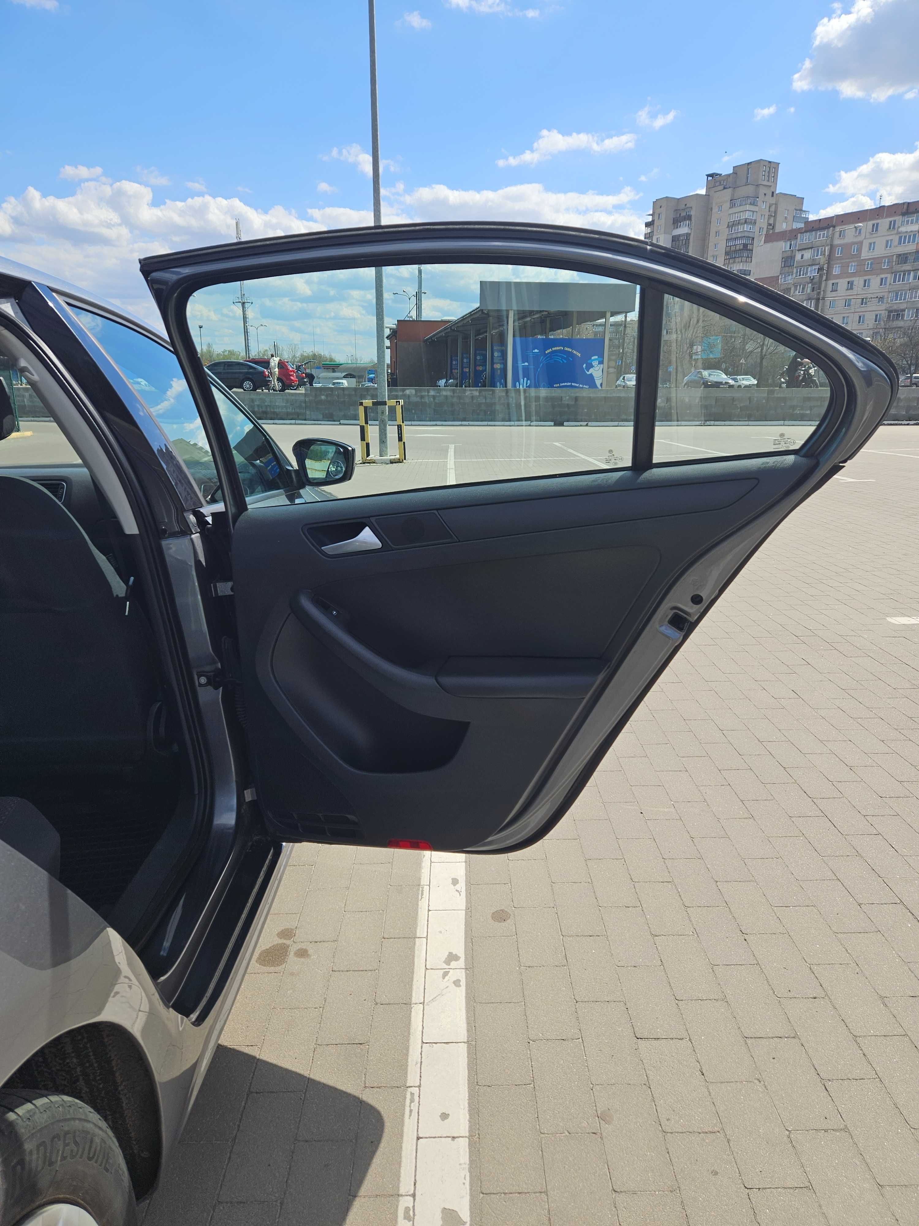 Volkswagen Jetta 2012 року