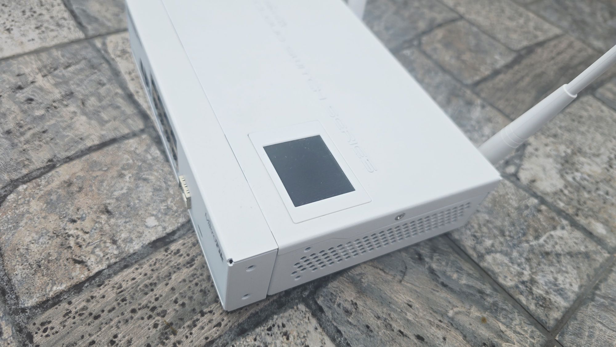 Mikrotik cloud router switch CRS109-8g