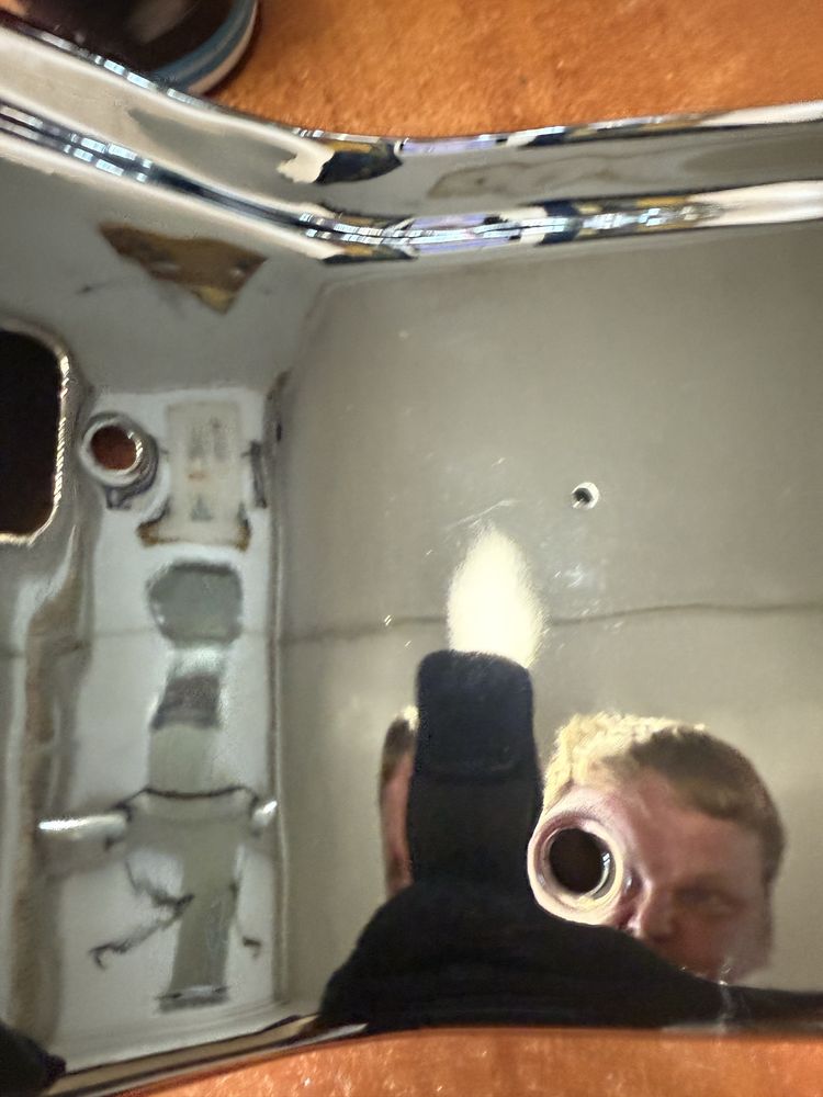 Pochromowny na nowo zderzak Tył Nissan Navara