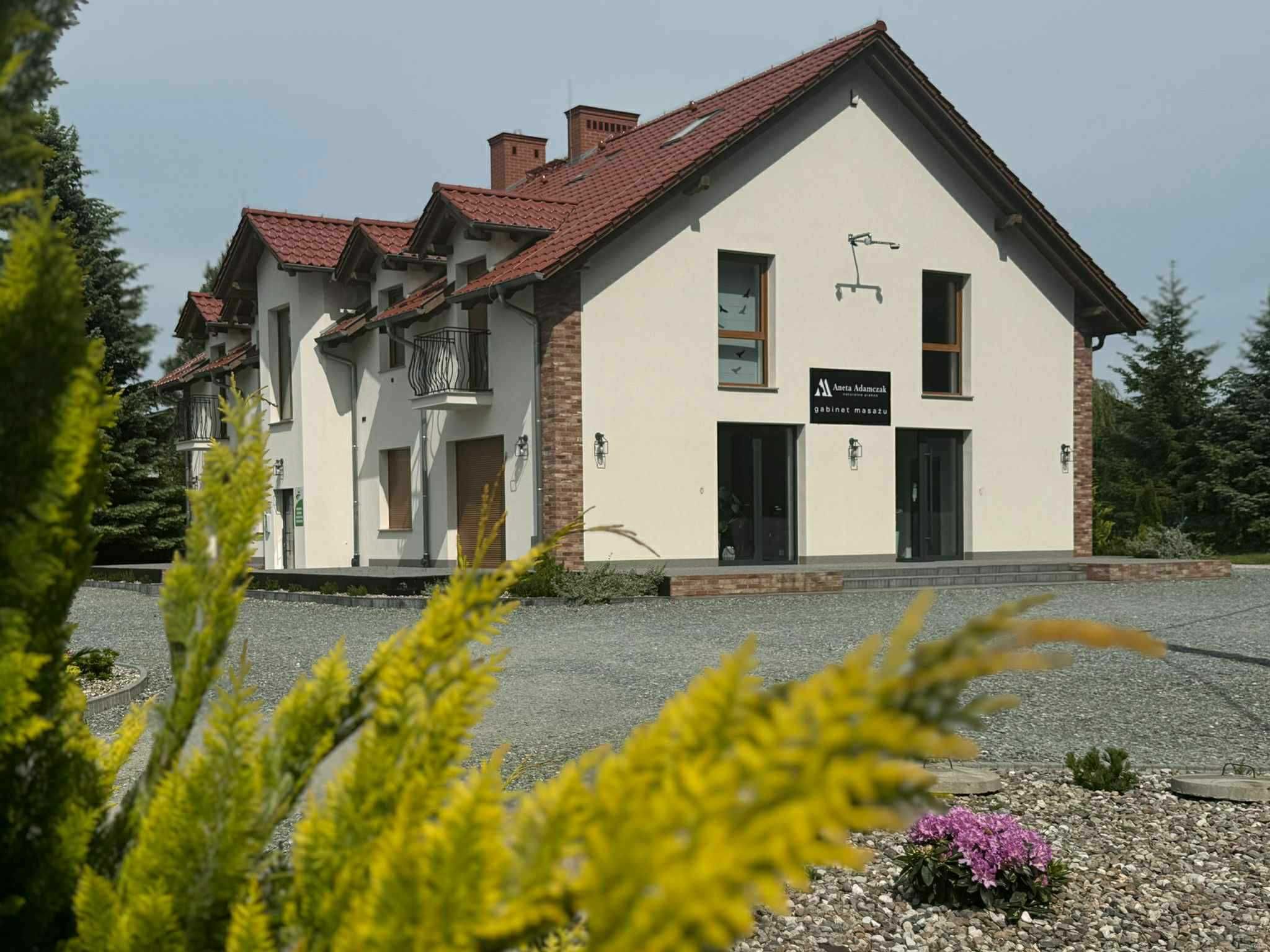 Stanowisko w studio urody w Robakowie