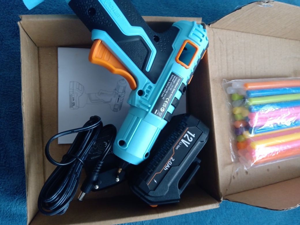 Pistolet do kleju na gorąco GoGonov 12 V bezprzewodowy