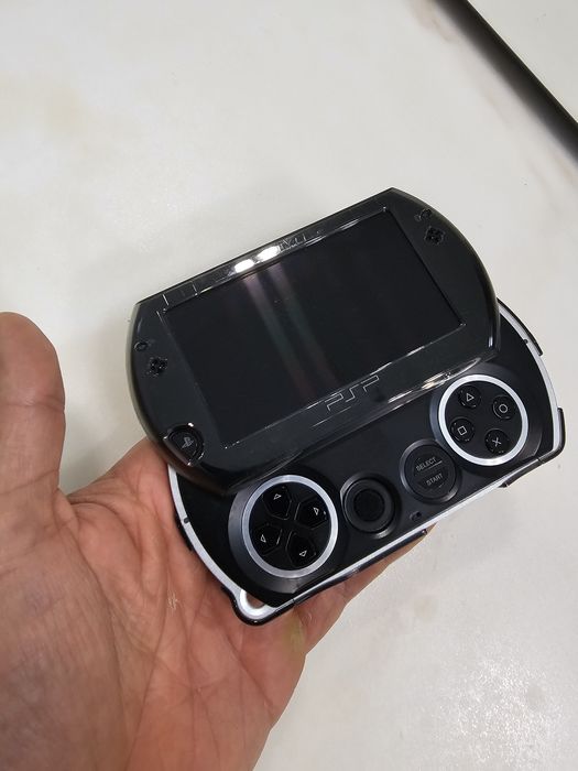 Sony PSP Go Desbloqueada Consola Portátil Imaculada