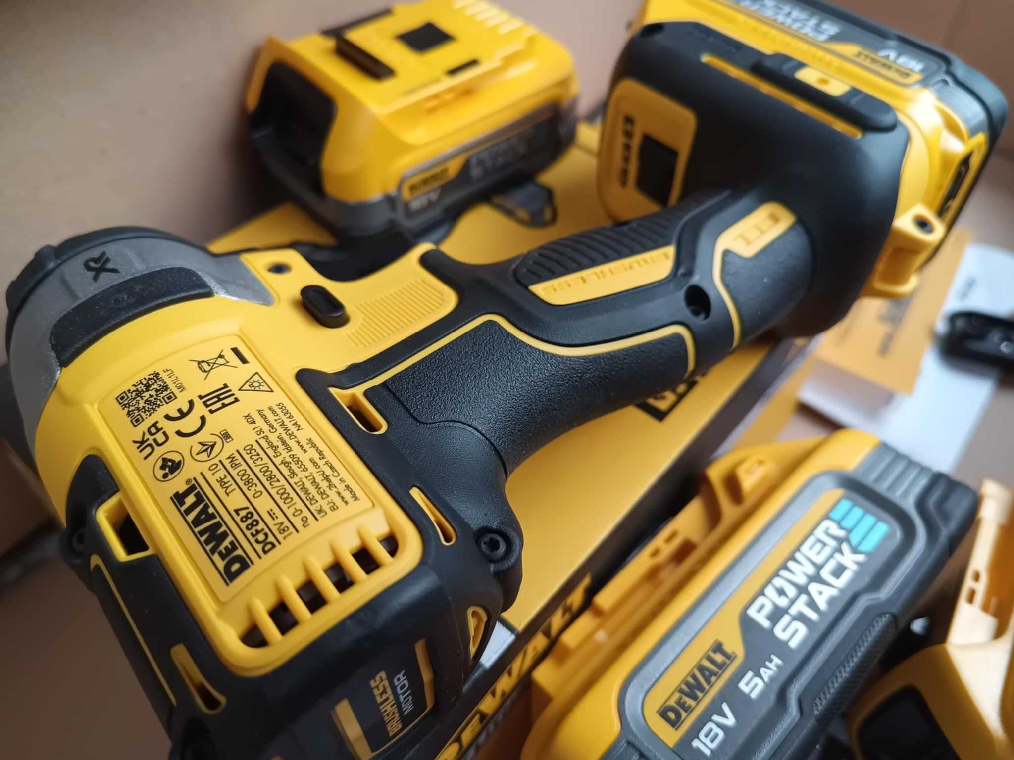 Zakrętarka DeWalt DCF887 + zestaw 10 bitów udarowych PZ1 PZ2 PZ3